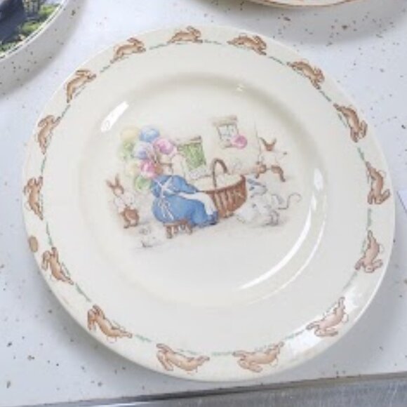 BUNNYKINS Royal Doulton Vintage 1940s Porcelain Plate "Mr. Piggly's Stores" 8x8 - Picture 1 of 1